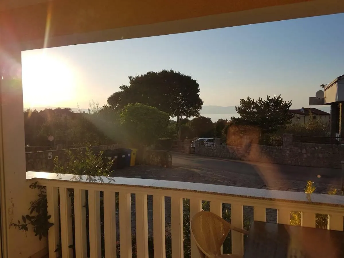 Apartment Ana Malinska Croatia
