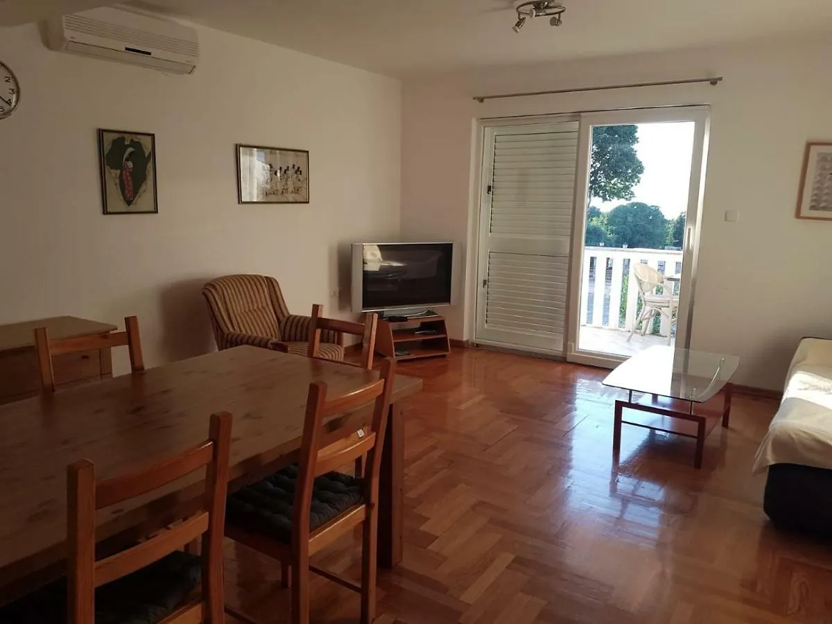 Apartment Ana Malinska 0*,  Croatia